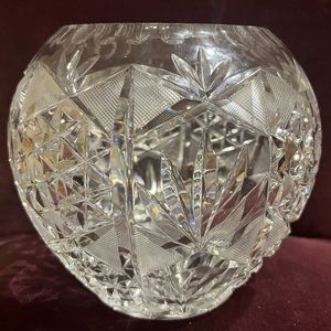 Vintage crystal bowl vase 6 1/2” x 6 1/2”